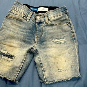Get me used Old Navy slim 360 stretch size 7 jean shorts